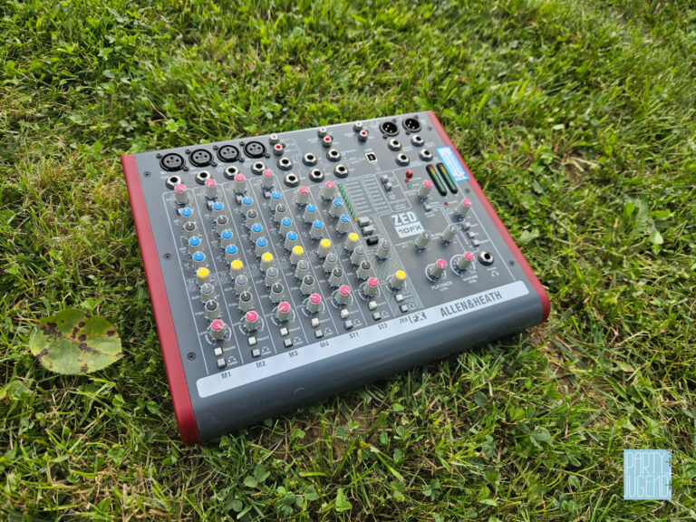 Mehr über den Artikel erfahren Allen & Heath ZED-10 Mixer